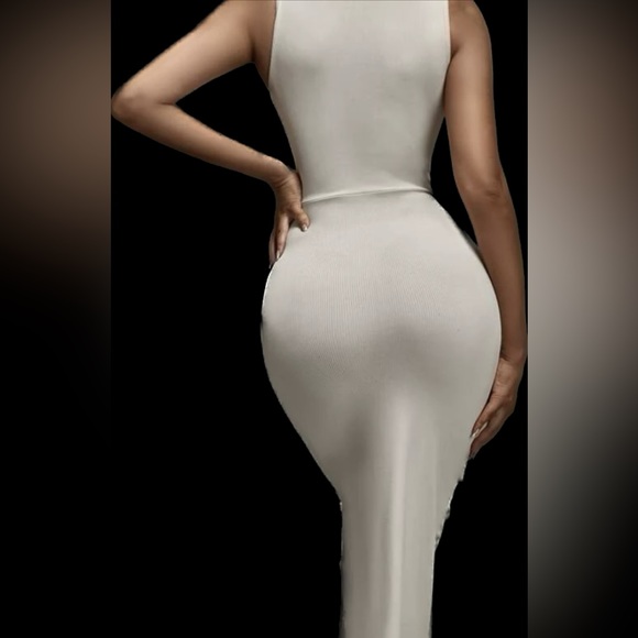 Dress - Picture 1 of 3